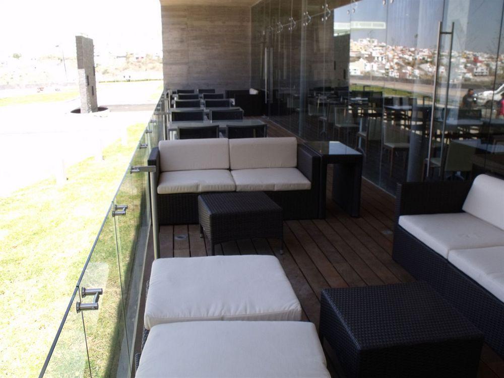 Casa Inn Premium Hotel Queretaro Miranda Eksteriør billede The Sky Bar