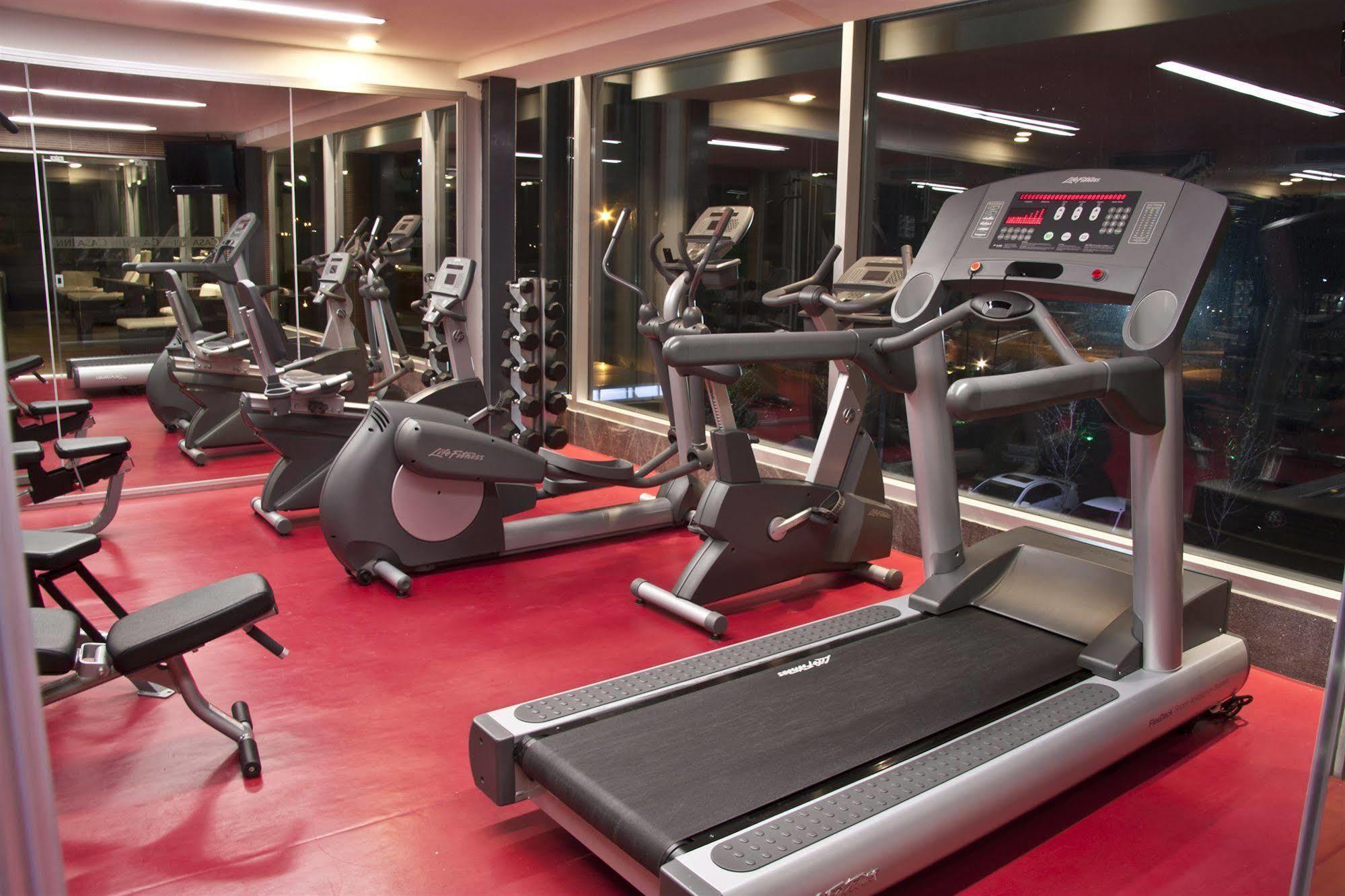 Casa Inn Premium Hotel Queretaro Miranda Eksteriør billede A treadmill