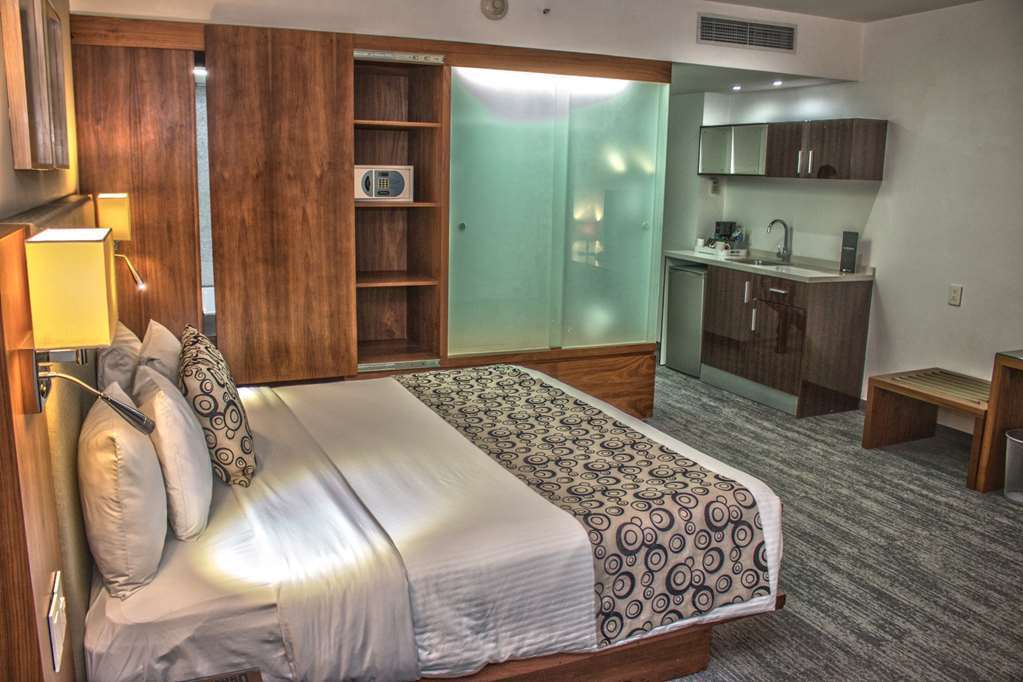 Casa Inn Premium Hotel Queretaro Miranda Værelse billede A room at the hotel